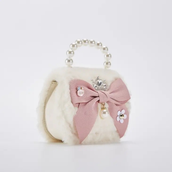 'Princess Charlotte' Cream Purse - Picture 2 of 5